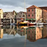 Hvar-Holiday Apartments